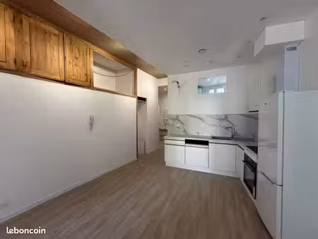 loue bel appartement meublé