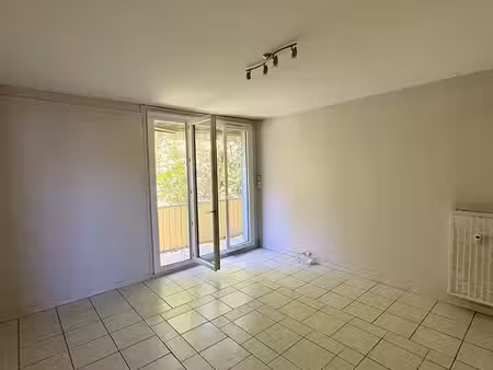 t3 60m² traversant - balcon sur parc - 650 cc