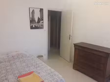 chambre meublée
