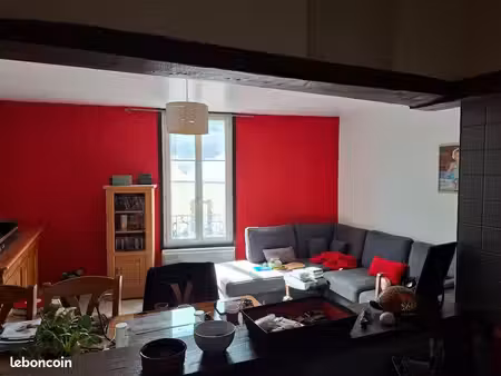 t4 lumineux de 80 m² en plein centre de nogent-le-roi