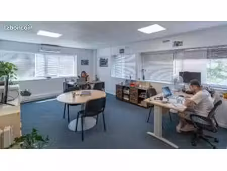 bureau de 28m² près de nimes à langlade avec place de parking - 1er offert -