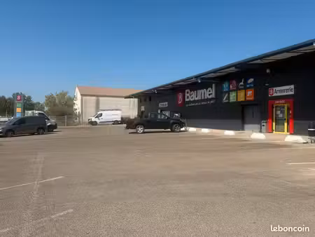 local commercial / entrepôt de 271 m² à marguerittes (nîmes est)