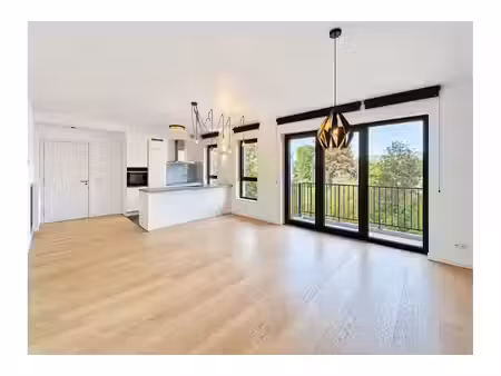 appartement à louer avec terrasse et 3 chambres   schaerbeek (vbe70002)