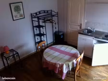 studio meublé de 25m² toutes charges comprises au centre ville