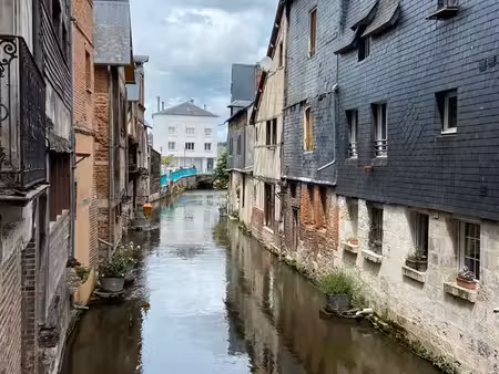 appartement 43 m² centre historique de pont-audemer  vue sur la risle