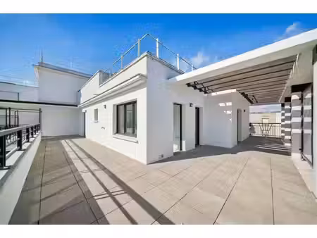appartement 3 pièces avec terrasse - suresnes