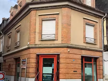 location local commercial