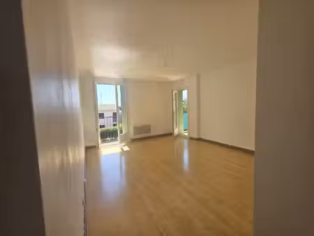 appartement à garons
