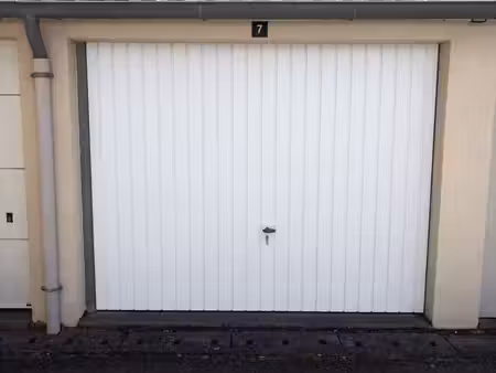 box fermé 14 m² – toulouse 31400 – sécurisé
