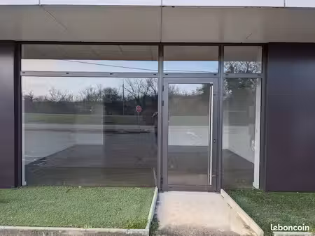 local commercial 80m² visibilité rn21