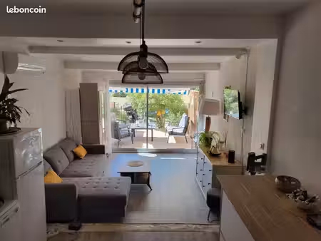 studio 30 m2 avec terrasse et jardin
