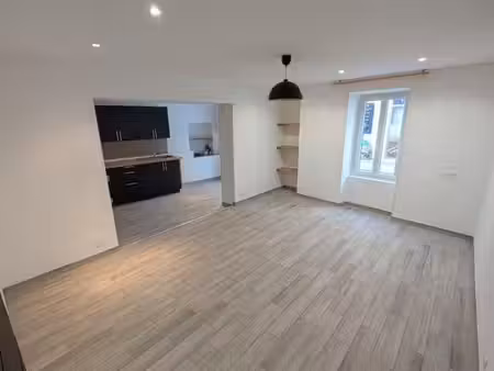 maison de village 80 m² - 3 chambres - aucun travaux