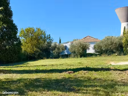 terrain constructible viabilisé 520 m2 lecques