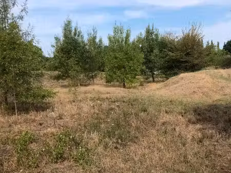 terrain plat constructible de 1 438 m² – proche vézénobres
