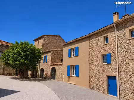proche goudargues - maison de caractère en pierre rénovée – 145 m2– 4 chambres – cour