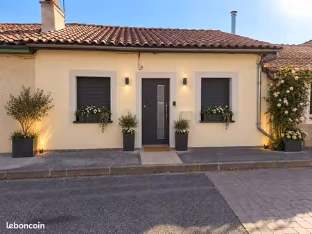 maison récente – 2 chambres – grand garage – belles prestations – secteur fleurance / prei