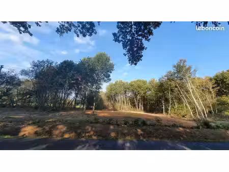 terrain 1 100 m² bazas