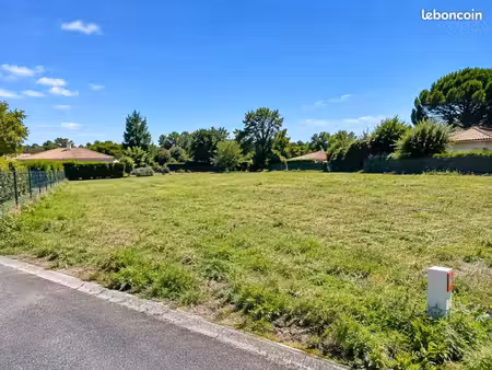 terrain 720 m² saint maixant