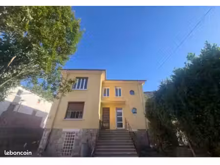 maison avec grand terrain