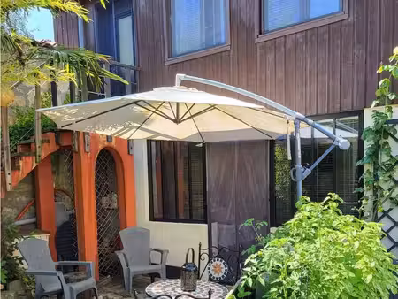 studio ensoleillé dans jardin privé
