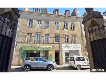 immeuble 20 pièces 451 m²