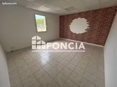 local commercial 19.69m² à louer 325.4 - lunel 34400