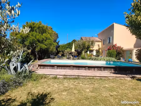 mazet de 183m² + terrain e 4343m²