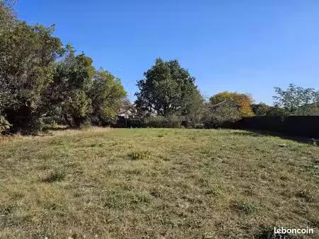 terrain à bâtir de 1110 m² à saint-trojan (33)