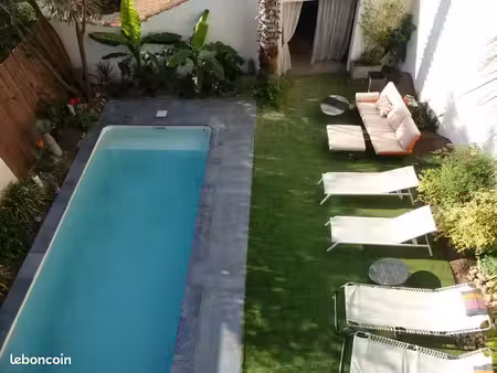 maison de ville  jardin exotique  piscine  studio indépendant  dépendance  stationnement