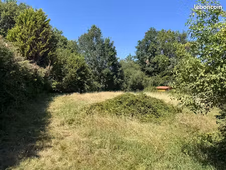 terrain à bâtir de 1493 m² à avensan (33)