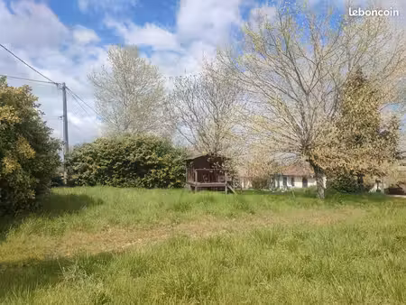 terrain 600 m² baron