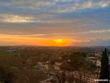 rénové entièrement - centre ville - vue sympa - climatisé