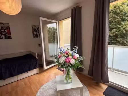 t1 de 32 m² rénové avec balcon et parking – emplacement stratégique talence / bagatelle - 