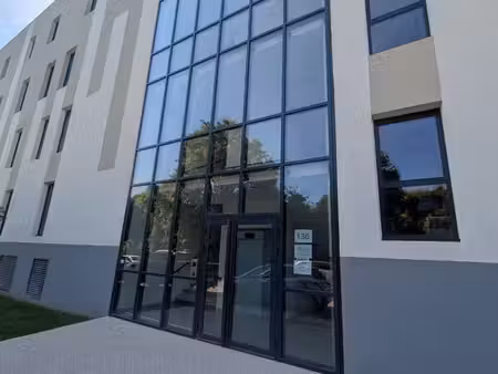 bureau privé meublé 15 m² — 500 tout compris — nîmes