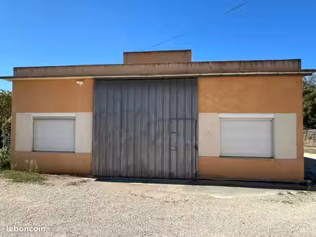 hangar de stockage