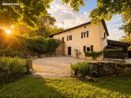 propriété 5 pièces 189 m²
