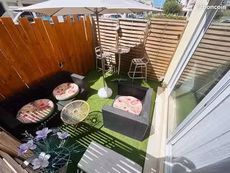 part loue studio climatisé jusqu’en juin