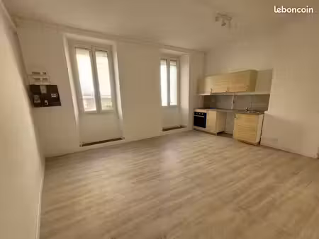grand studio rénové avec clim