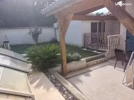a louer appartement meublé 20m2 dans propriété sécurisée avec terrasse