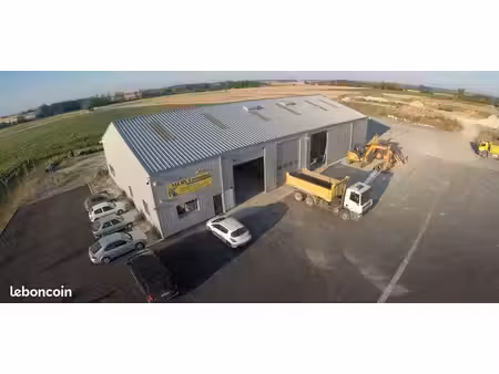 bâtiment industriel de 700m²