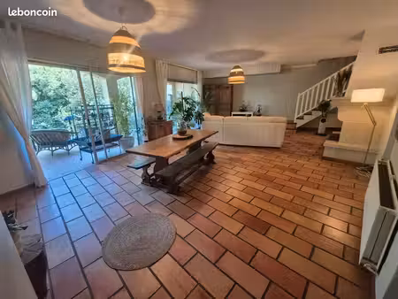 maison a louer 150m2