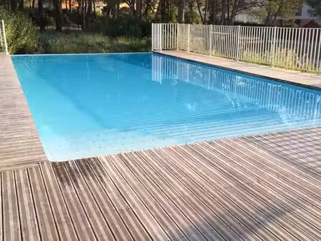 le cres - t2 40m2 - cuisine équipée  terrasse  box  piscine