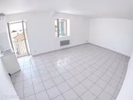 t2 bis - 49 m² - 470 euros