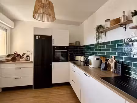appartement t3 de 64m² – vue campagne & piscine