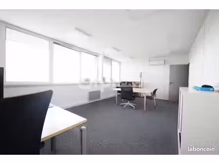 bureau 170 m²
