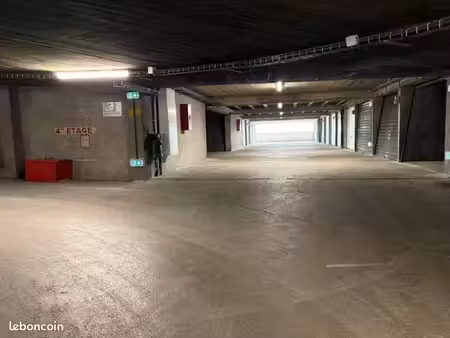 garage / box fermé et sécurisé 16 m2 - grenoble hyper centre- rue beyle stendhal