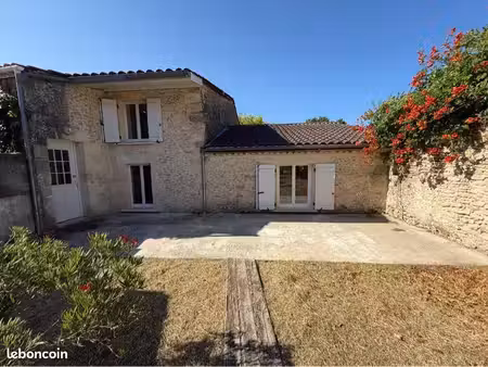 bien atypique maison en pierre le charme de ( ancien d une surface total d environ 168m2 s