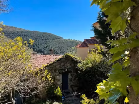 propriété avec 2 maisons indépendantes
