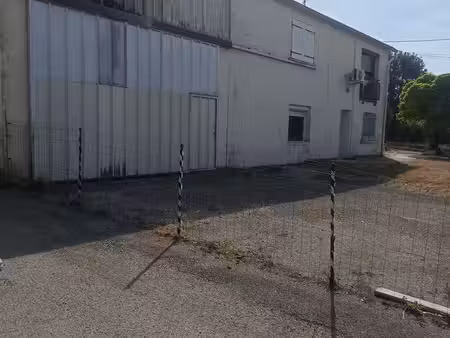 monnieres 1 km de dole   location local de 75 m2 et 2 bureaux attenants de 35 m2