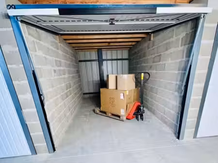 box de stockage garde de meuble garage à louer